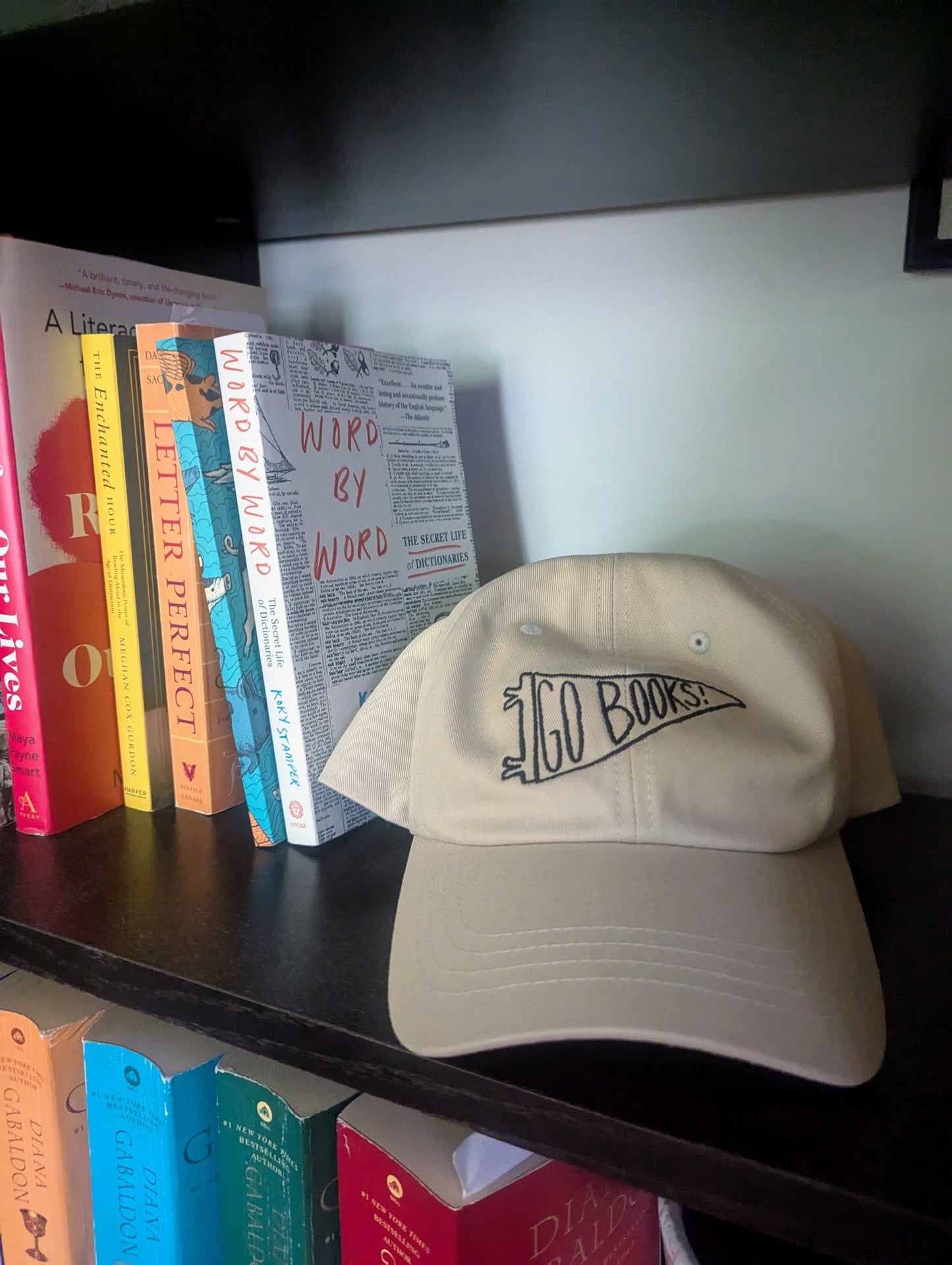 GO BOOKS! Classic Cap - Casual Hat for Book Lovers, Relaxed Style, Everyday Wear